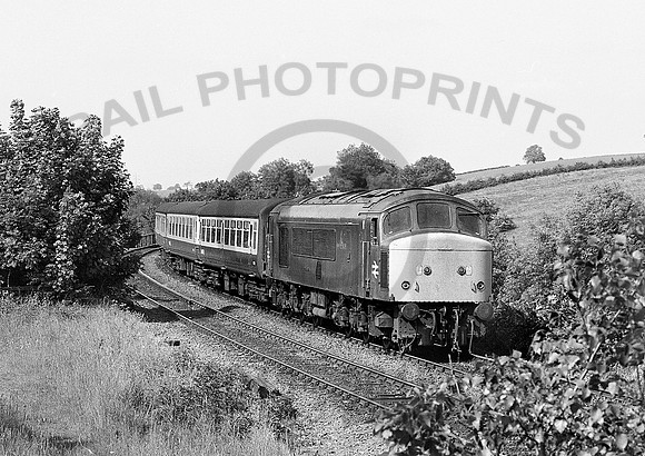 45041-Y-LowHutton-180683-JC695