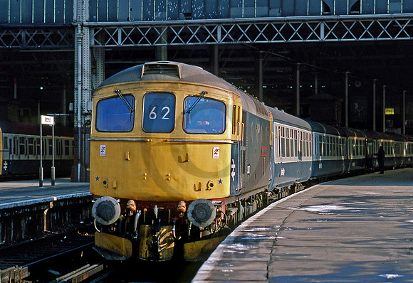 33027-Y-Waterloo-270286-RPC965