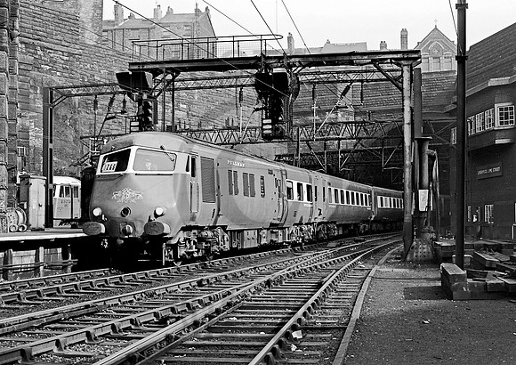 Pullman Liverpool  050366 RP678