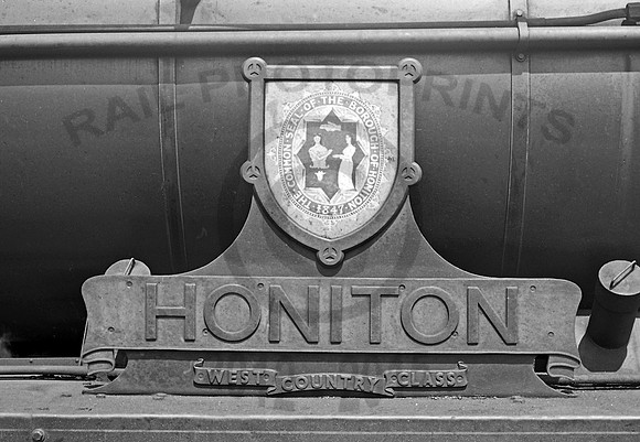 34034 Nameplate Basingstoke 160662 IT474