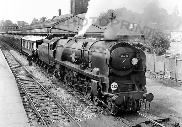 35028-Y-Southampton-0665-RPC380