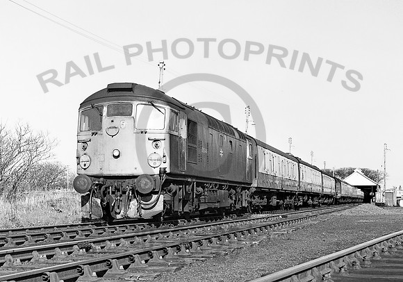 26044-Y-Wick-080582-JC008
