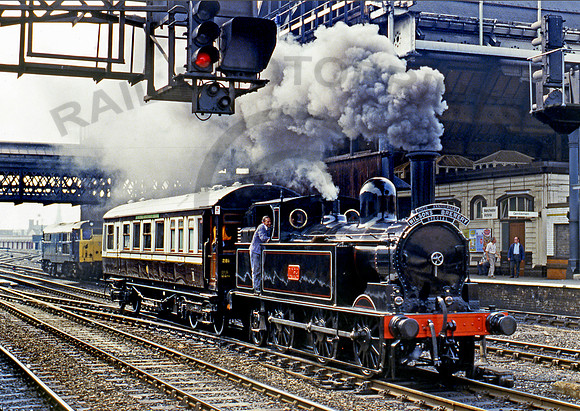1054 Manchester Victoria 200684 CW138