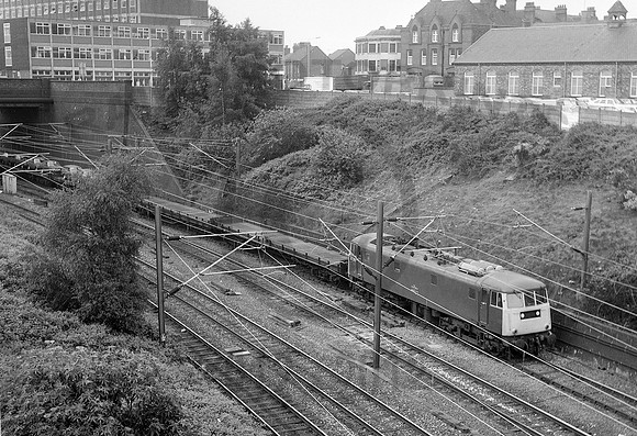 81010-Y-Crewe-040680-RPC027