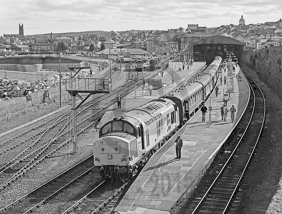 37696-Y-Penzance-080595-JC1