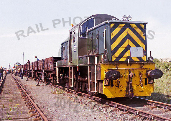 D9537 (52) Gretton Brook 1977 Path940
