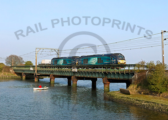 68016 + 68001 at Manningtree North 6M69 15-42 Sizewell CEGB - Crewe Coial Siidngs 20-04-21  JD016