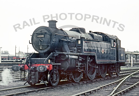 42099-Y-Watford-130860-IT1