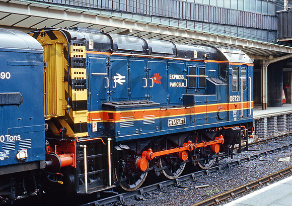 08721-Y-ManchesterPiccadilly-1985-CW995