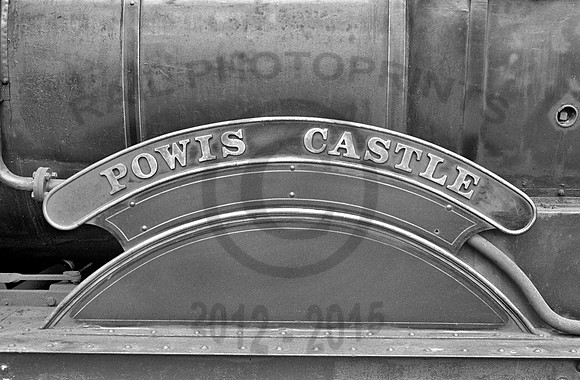 7024 Nameplate 'Powis Castle' Banbury 160463 NS1283_01