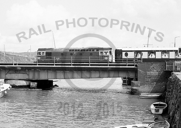 33065-Y-FolkestoneHarbour-190588-RPC382