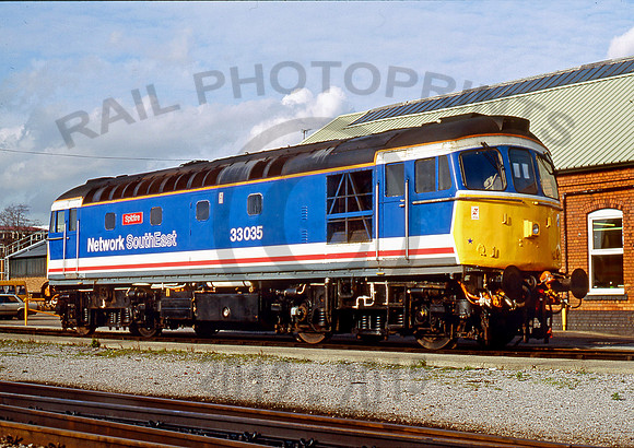 33035-Y-OldOakCommon-080294-DCC648