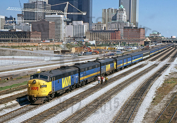 Via 6526 Toronto180980 LH676