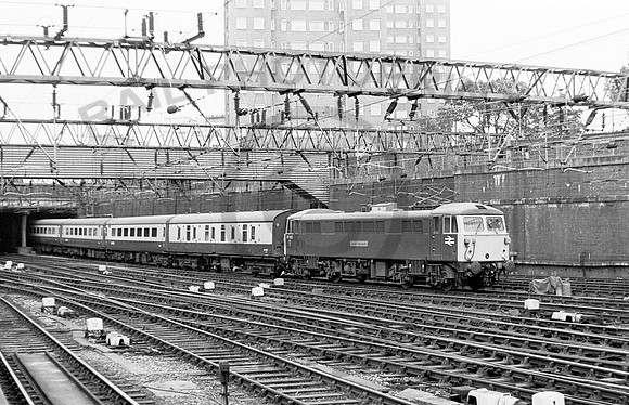 87022-Y-Euston-300678-JC2