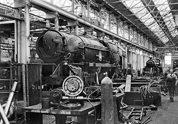 35008-Y-EastleighWorks-0865-BR215