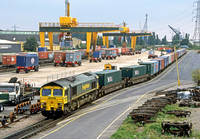 66505-Y-Southampton-030902-JC97