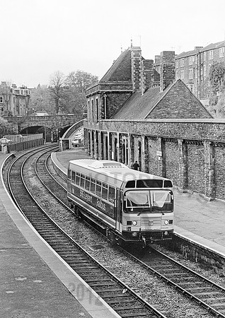 RDB977020-Y-CliftonDown-041181-JC681