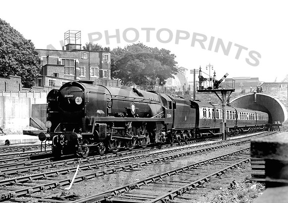 35014 Southampton Central 260756  GL767