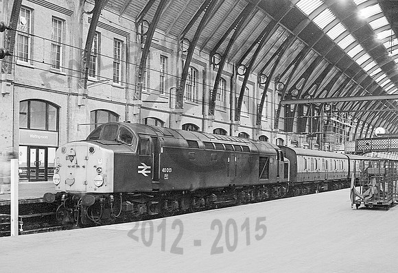 40013-KingsCross-170379-RP825