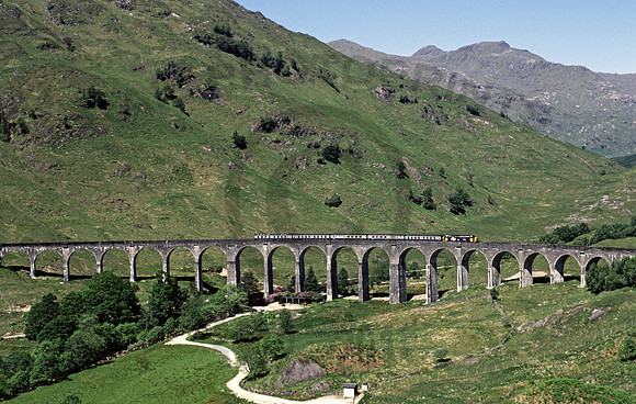 37405 Glenfinnan Viaduct 090688 BR013-1