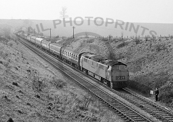 D1027 Cheltenham Racecourse 160371  JM769