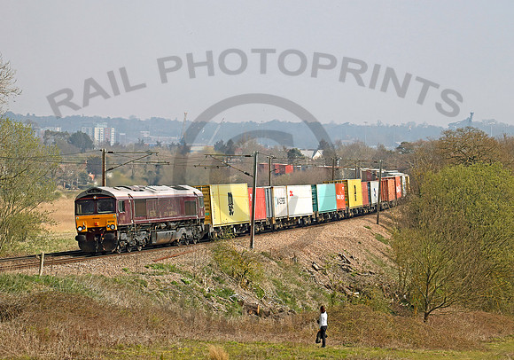 66746 at Wherstead 4M23 10-36 Felixstowe North - Hams Hall 20-04-21  JD746