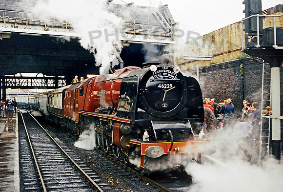 46229 Manchester Victoria 111180 CW229