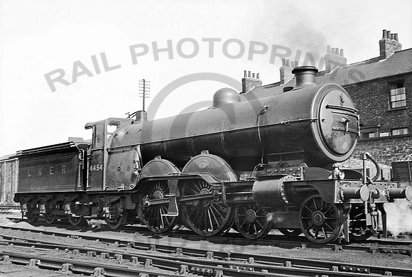 LNER 4454  unknown location c.1937 CDC075
