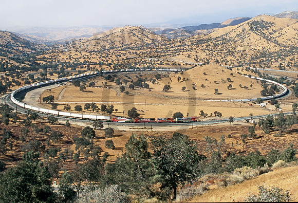 SF Tehachapi Loop 0996 JC527