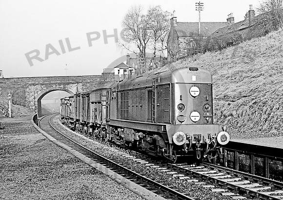 D8106  Back o Loch Halt  271062 CR421