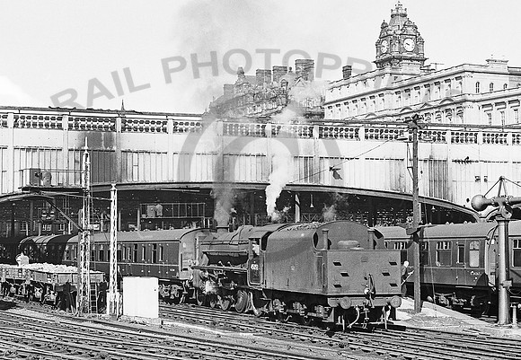 45053 Edinburgh Waverley 150766 RPC688