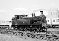 L48 Neasden 090961 HB989