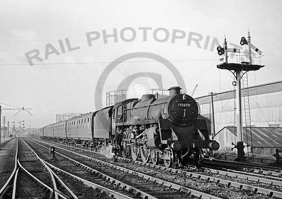 75073 Bath GP 071265  HB65X647