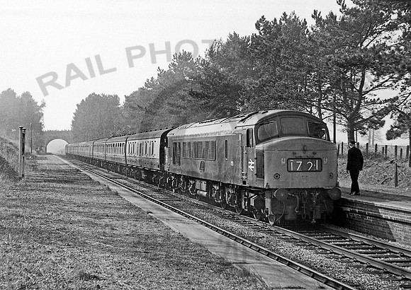 138 Cheltenham Racecourse 160371  JM768