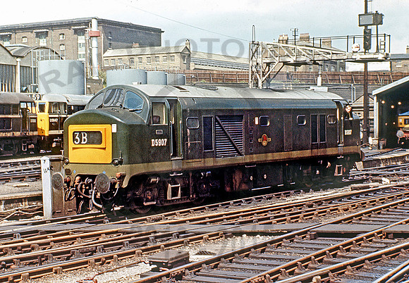D5907-Y-KingsCross-0467-MJ470