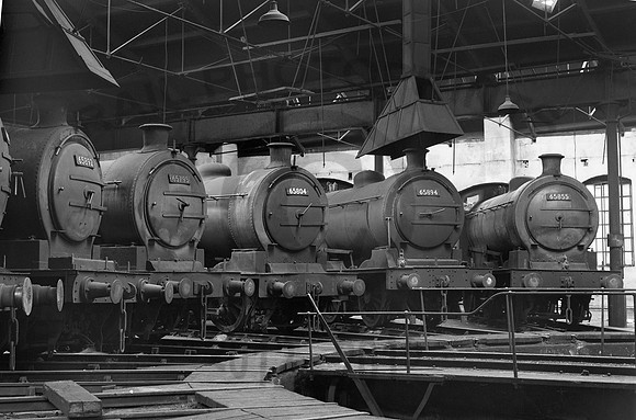 Sunderland Roundhouse 110667 NP745