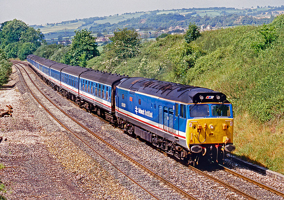 50030-Y-Whiteball-180688-JC738
