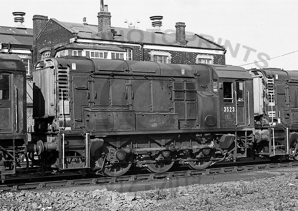 3523 Stratford 240273  NP854-1