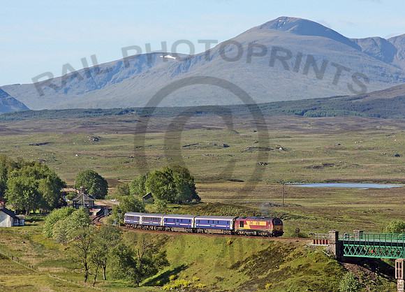 67011-Y-Rannoch-120609-JC927