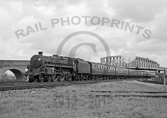73170 Hampton Court Junction 110465 IT16513