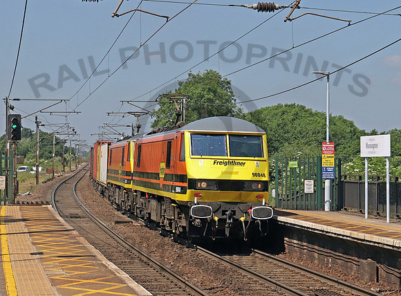 90048 + 90015 Manningtree 16-06-21  JD048