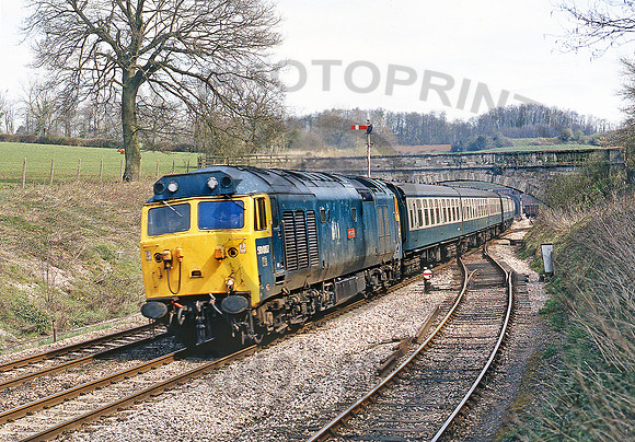 50007-Y-Whiteball-090482-JC840