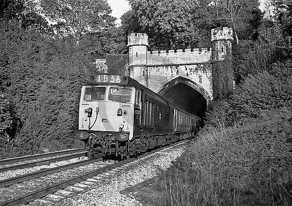 50023-TwertonTunnel-200574-JC001