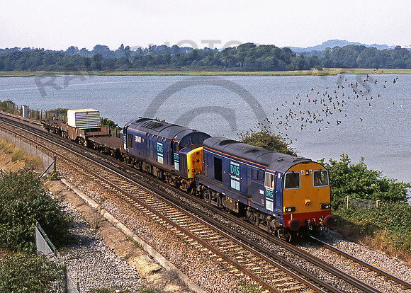 20314-37607-Y-HolesBayPoole-030999-JC538