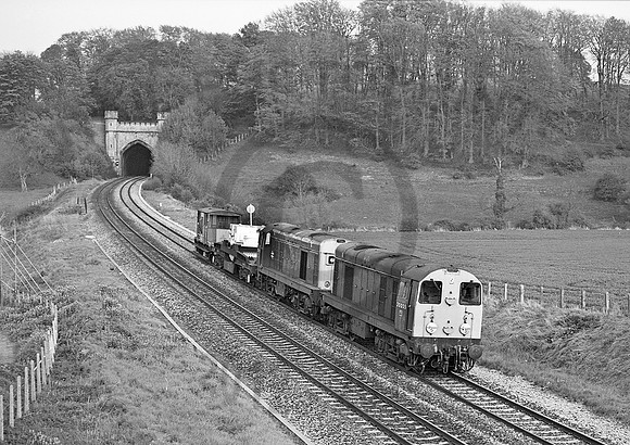 20055-20151-TwertonTunnel-080585-JC157