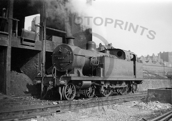 2111 Kentish Town 1937 RPC140