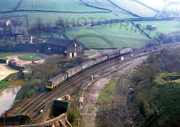 Class 108 Standedge Tunnel 250487 JC108