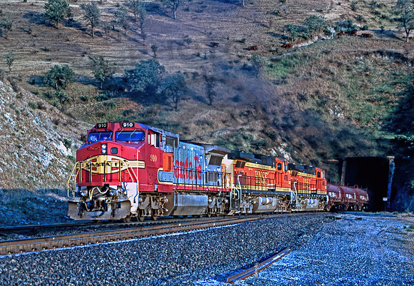 SF 910 Tunnel 5 Tehachapi 230402 JC101