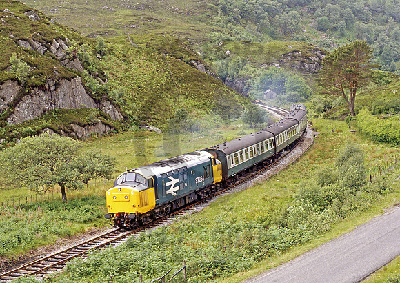37264-NrGlenfinnan-140684-JC230