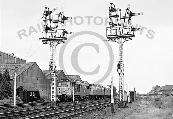 31323 + failed DMU at Sleaford  27 July 1977 - Peter Fitton